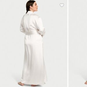 Victoria secret Bridal Luxe Satin Long Robe m/L